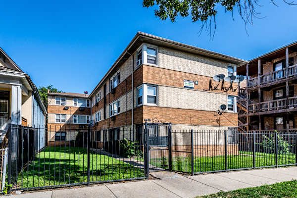 2826 E 76th Pl property